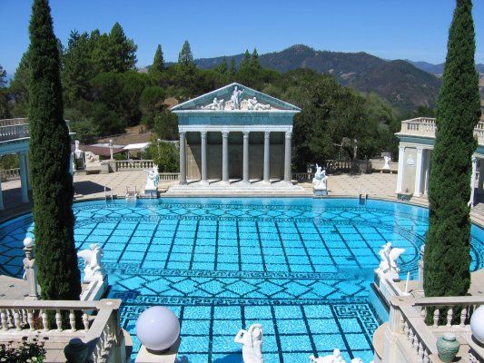 piscine-incroyable-hearst-castel