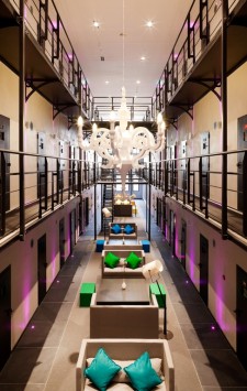 prison transformée en hôtel de luxe